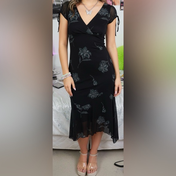 I.N. San Francisco Dresses & Skirts - I.N. San Francisco Black Floral Y2K Fairy Goth whimsical Midi Dress Size Medium